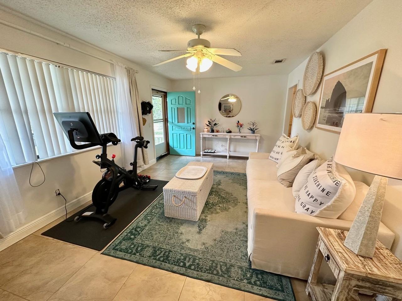 438 Lincoln Ave - Photo 2 of 17