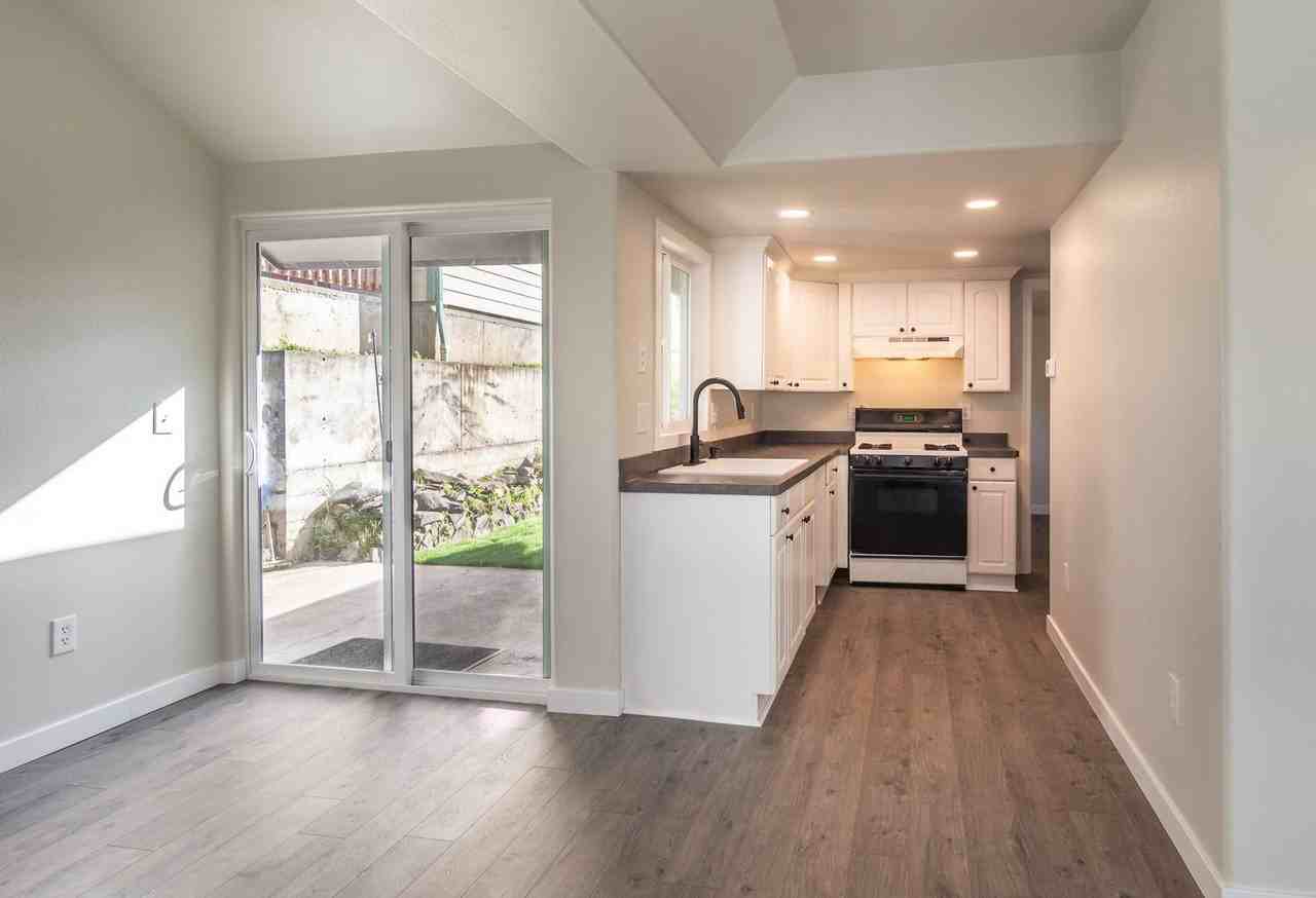 1719 Se Giles St - Photo 5 of 11