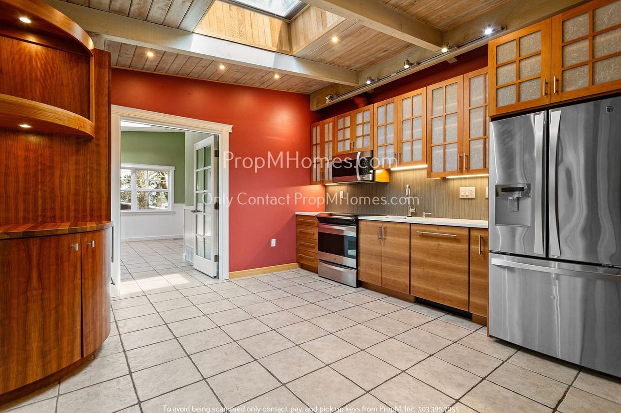 1017 Hemlock St - Photo 2 of 31