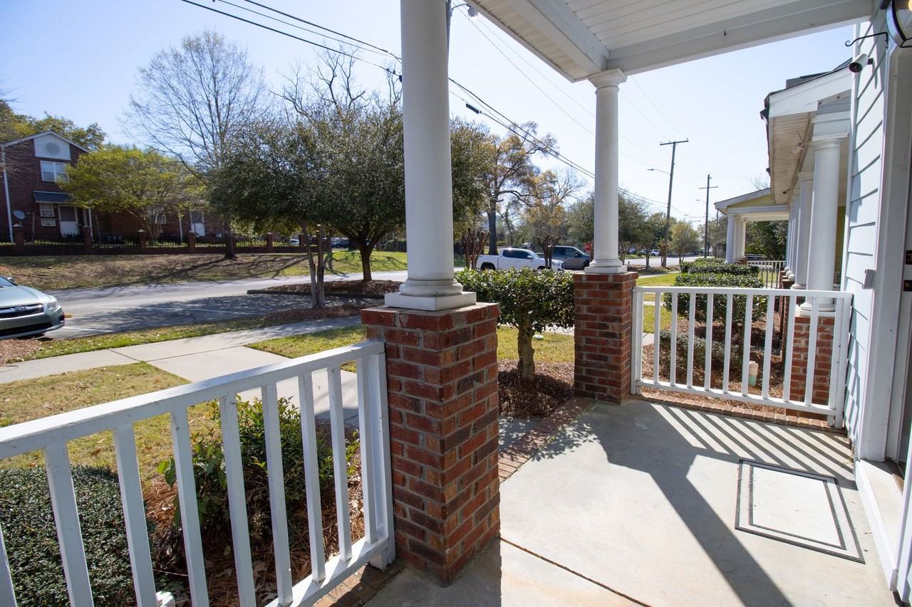 1915 Wayne St - Photo 2 of 20