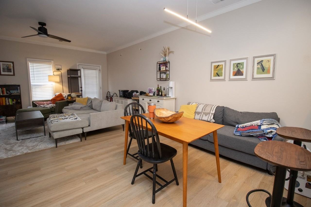 1915 Wayne St - Photo 6 of 20