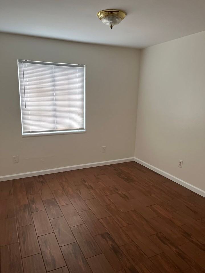 18314 E Kirkwall Rd - Photo 3 of 8