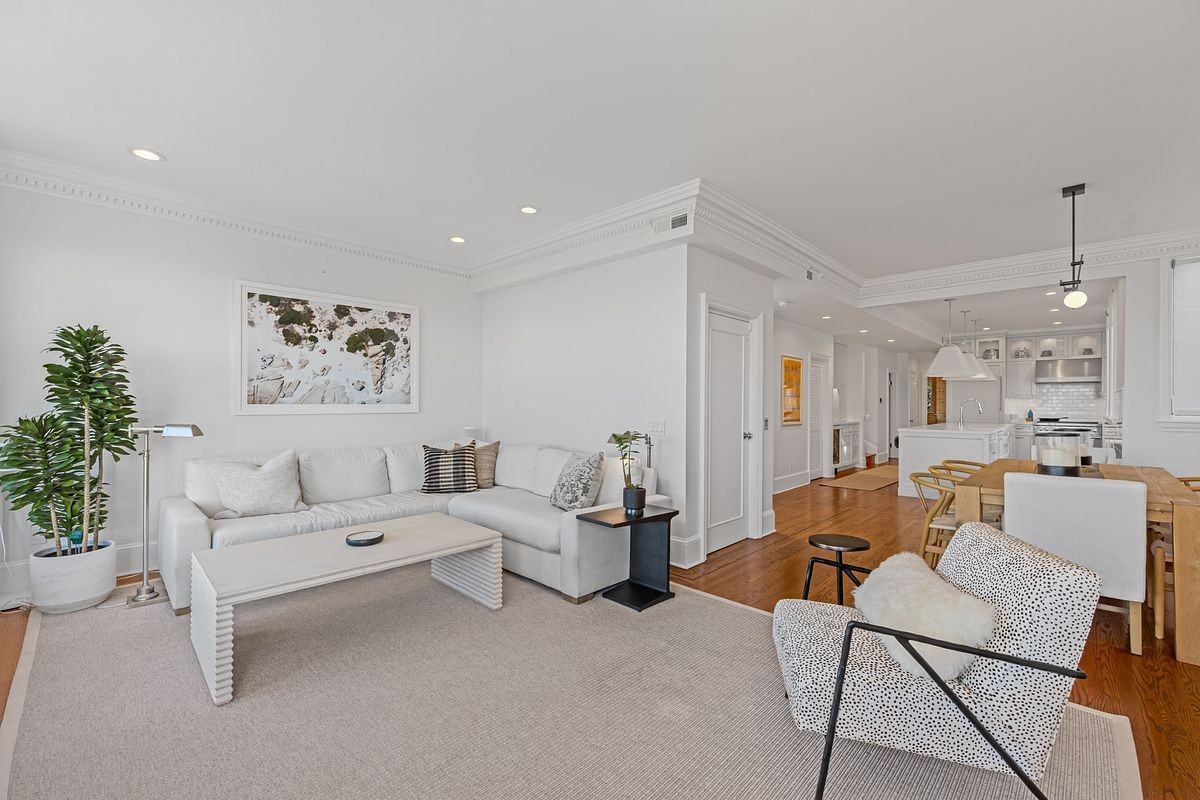 347 Lombard Street - Photo 3 of 34