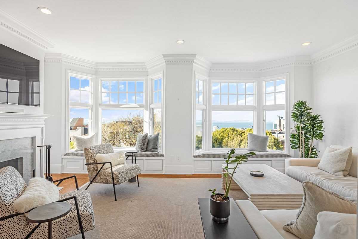 347 Lombard Street - Photo 2 of 34