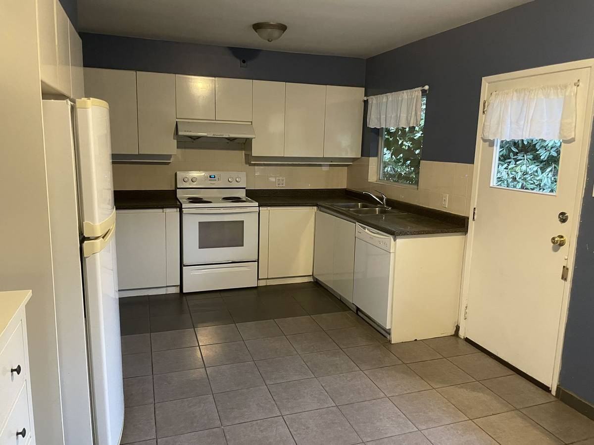 7375 Hudson Street - Photo 6 of 18