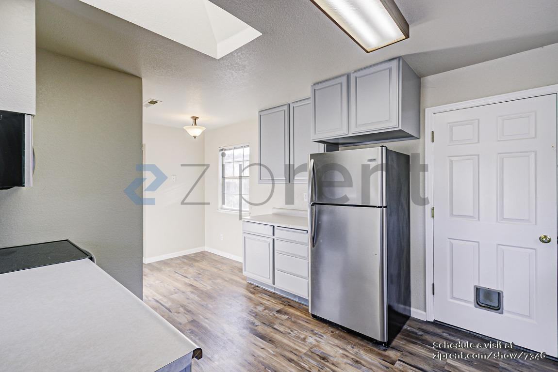 19605 Old Creek Rd - Photo 3 of 17