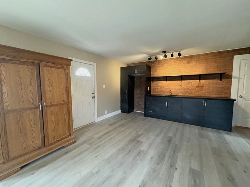 74 Wellington St. West - Photo 3 of 25