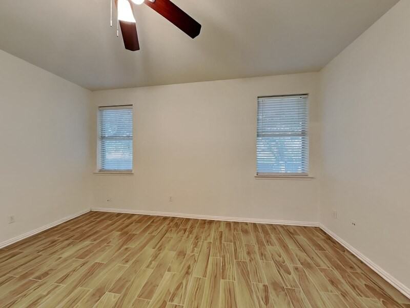 6401 Downeast Dr - Photo 3 of 17