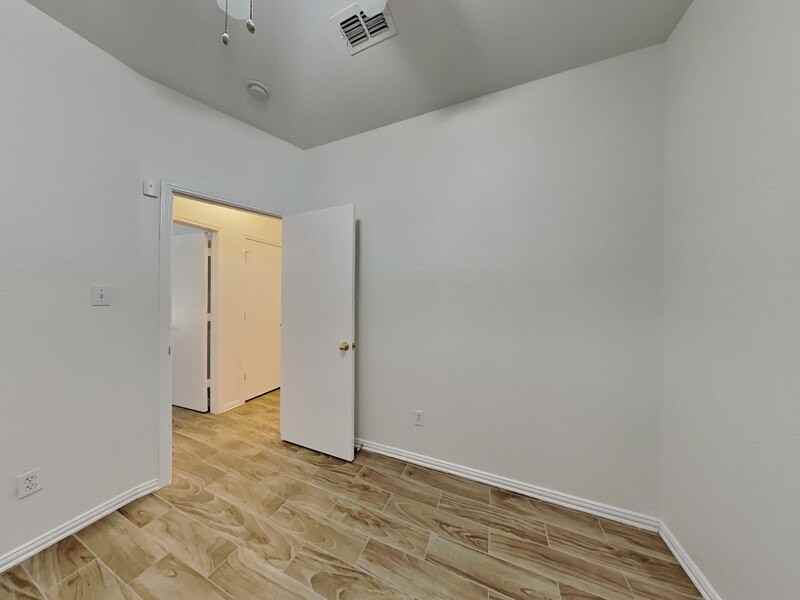 6401 Downeast Dr - Photo 5 of 17