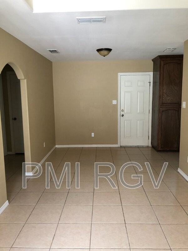 304 W Amy Dr - Photo 3 of 11