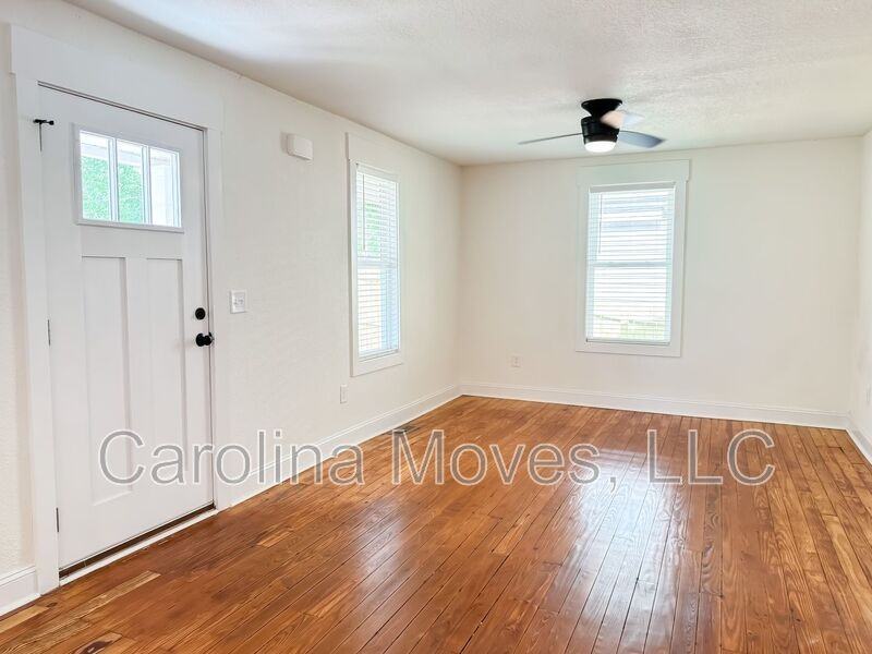 1703 E Washington St - Photo 3 of 14