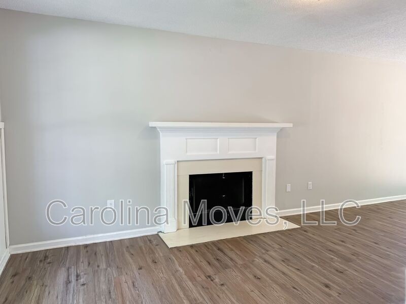 112 Twin Falls Dr - Photo 3 of 19