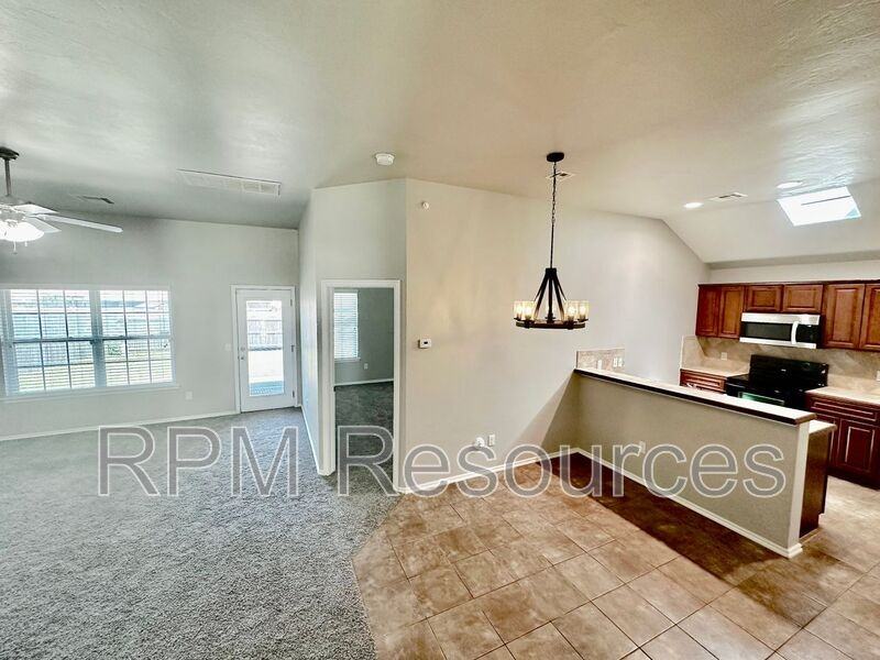11121 Nw 6th Ter - Photo 6 of 23
