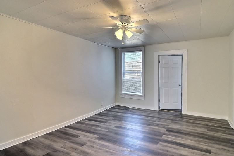 223 Farnsworth Ave - Photo 3 of 7