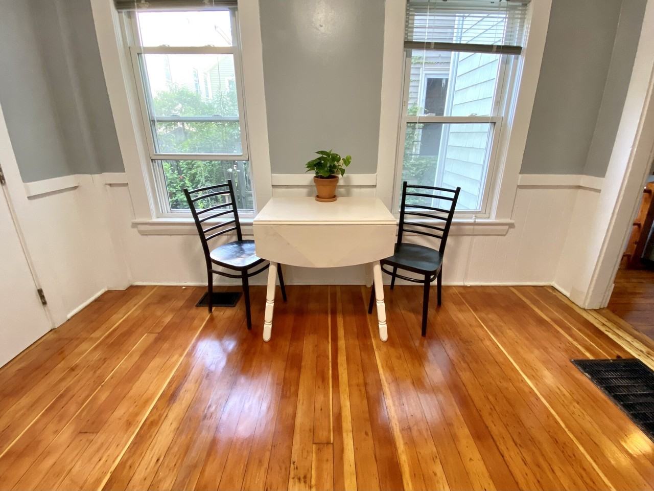 Fairmont Ave #1R - Photo 3 of 17