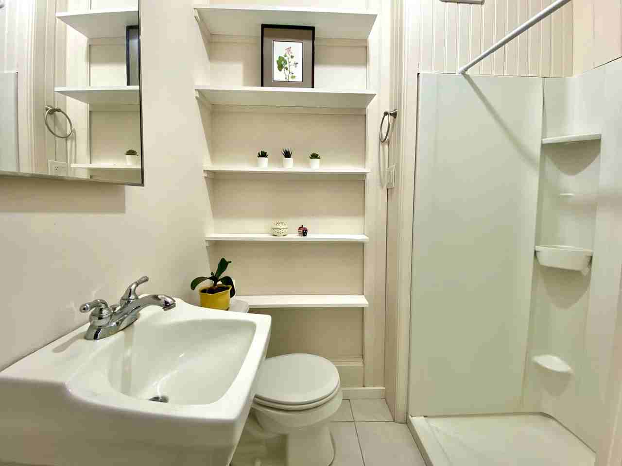 Fairmont Ave #1R - Photo 6 of 17