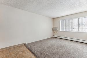 featured image of 1930 E La Salle St