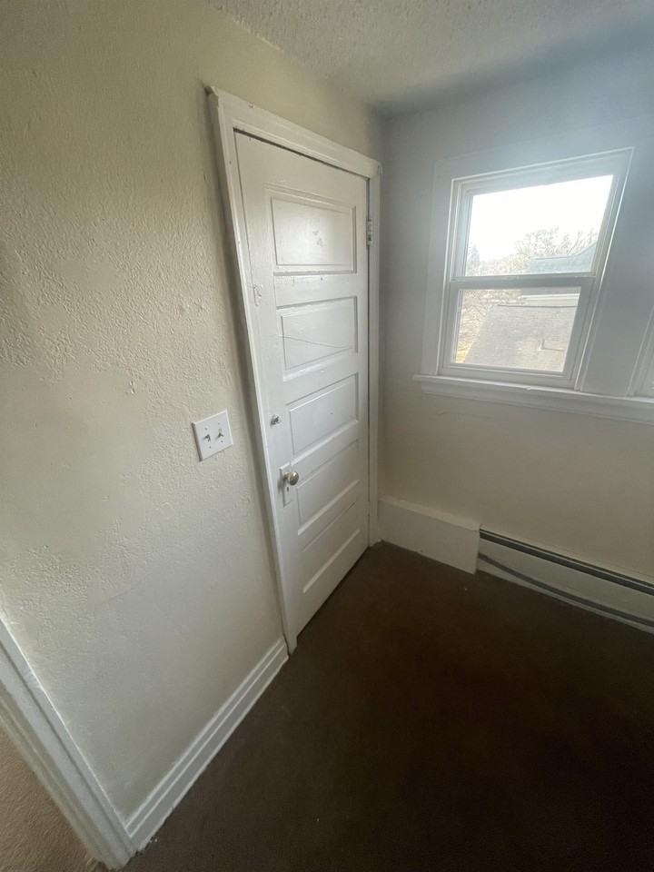 707 S 5th Ave. W - Photo 2 of 19