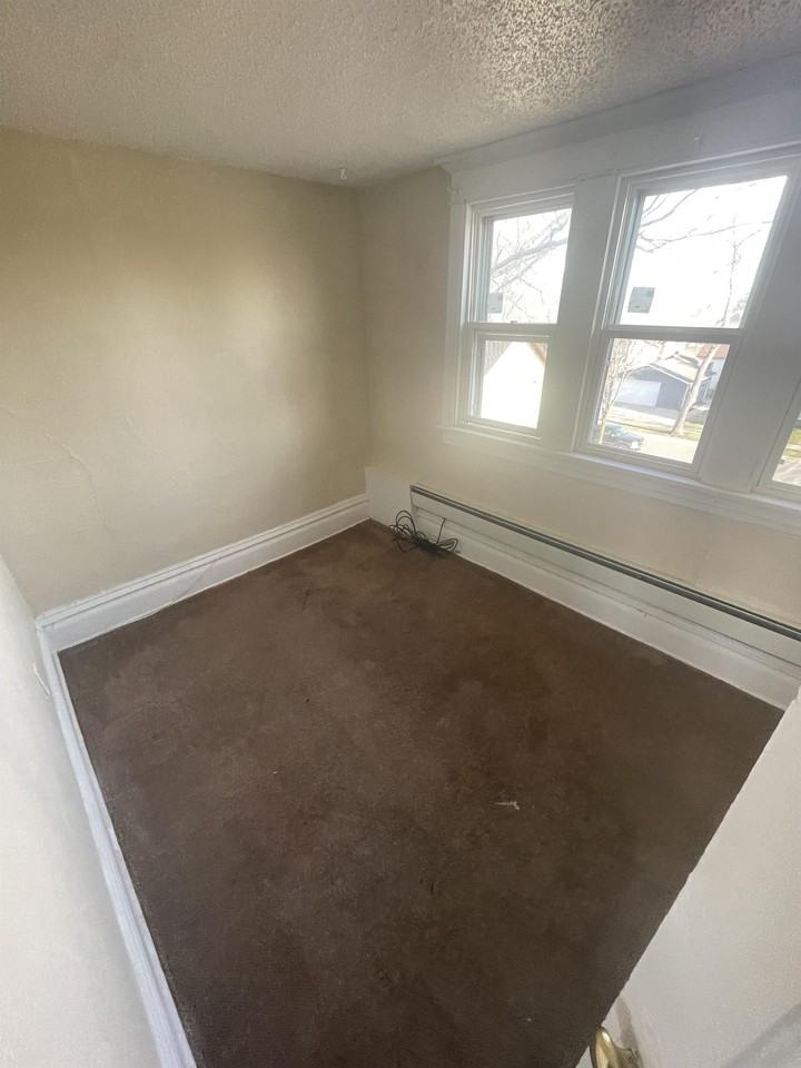 707 S 5th Ave. W - Photo 3 of 19