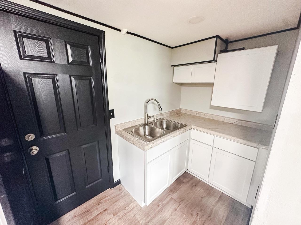 4857 Lewis Ave - Photo 3 of 5