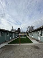 featured image of 2020 Alderson Ave #4