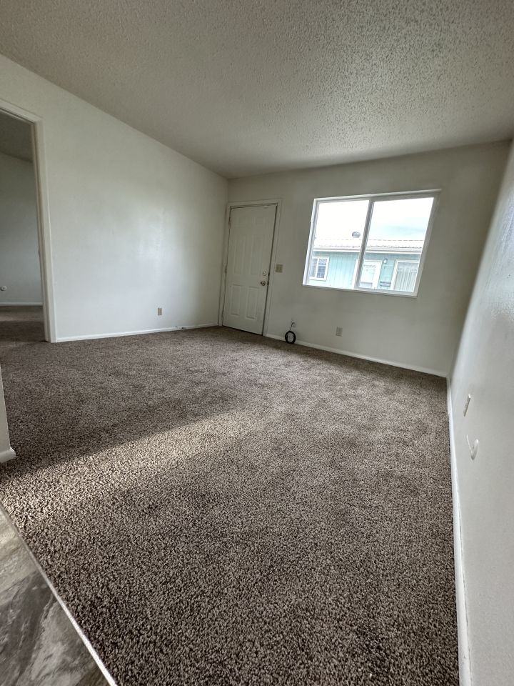 2020 Alderson Ave #4 - Photo 2 of 6