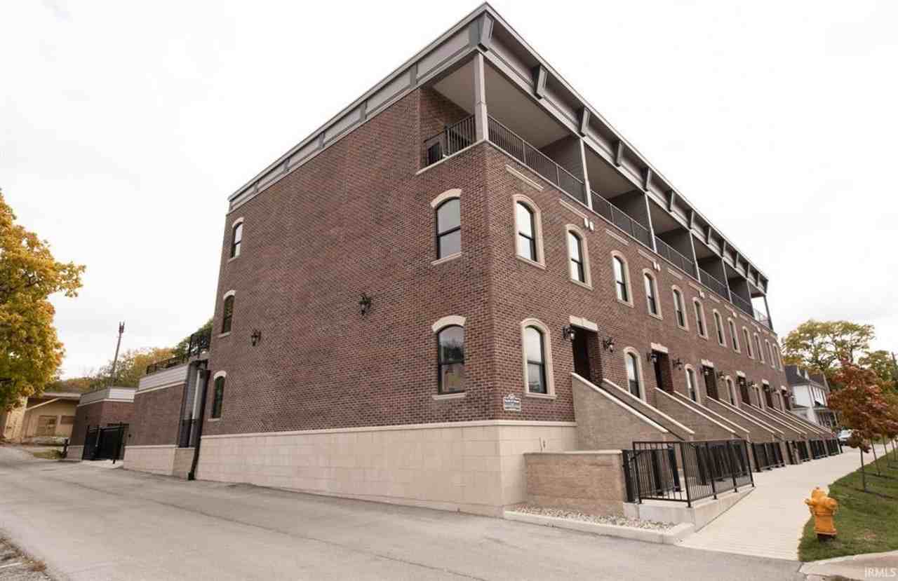 Brownstone Condominiums - Photo 2 of 3