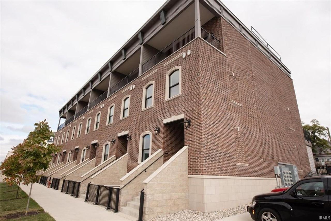 Brownstone Condominiums - Photo 3 of 3