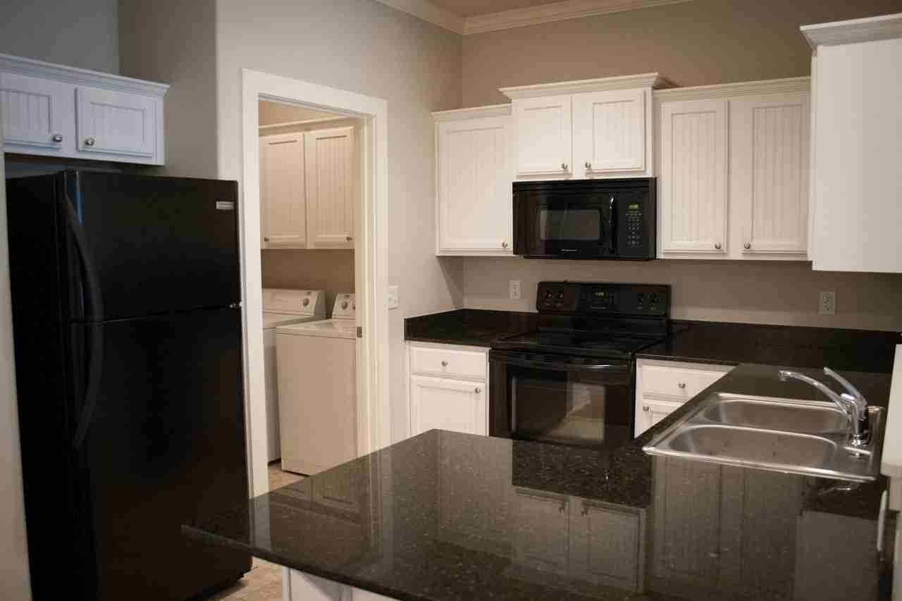 Rochester Circle - Photo 5 of 50