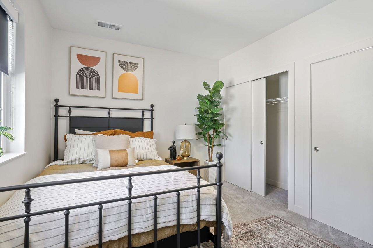 Dewey Park Apartments - Photo 5 of 50