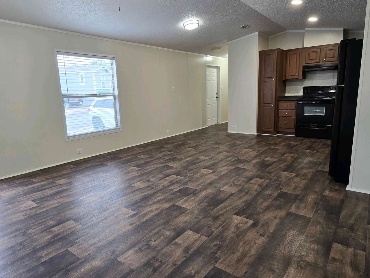 709 N Collins Fwy #129 - Photo 7 of 29