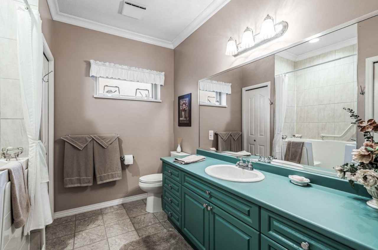 15422 78A Ave - Photo 5 of 9