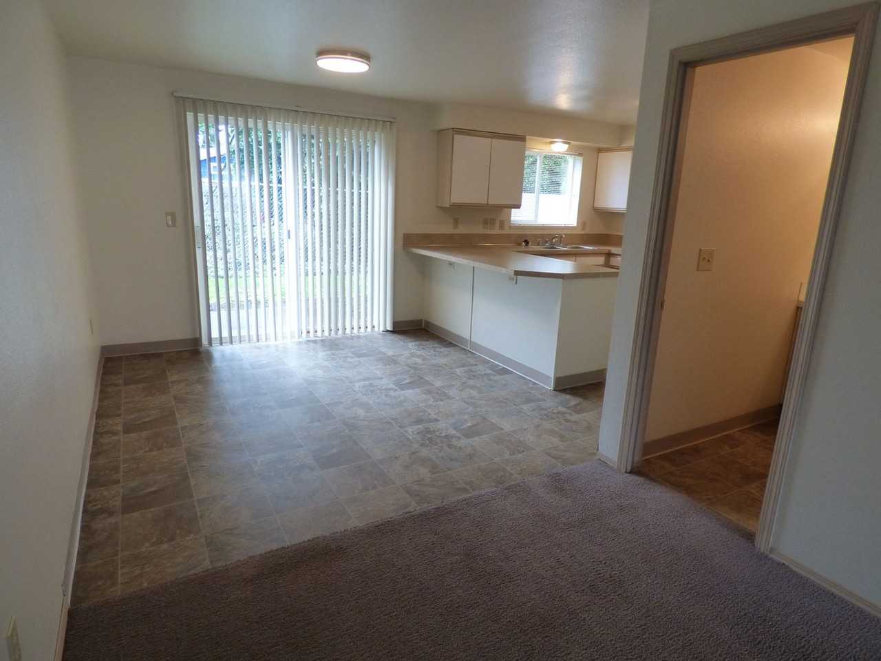 Parkview Manor Apartments - Photo 4 of 30