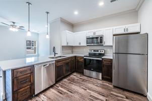 featured image of 813 W Madison St