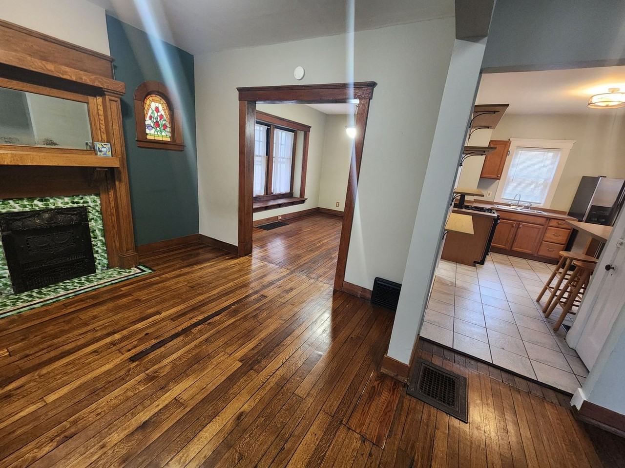 3409 Chatham Ave - Photo 4 of 23