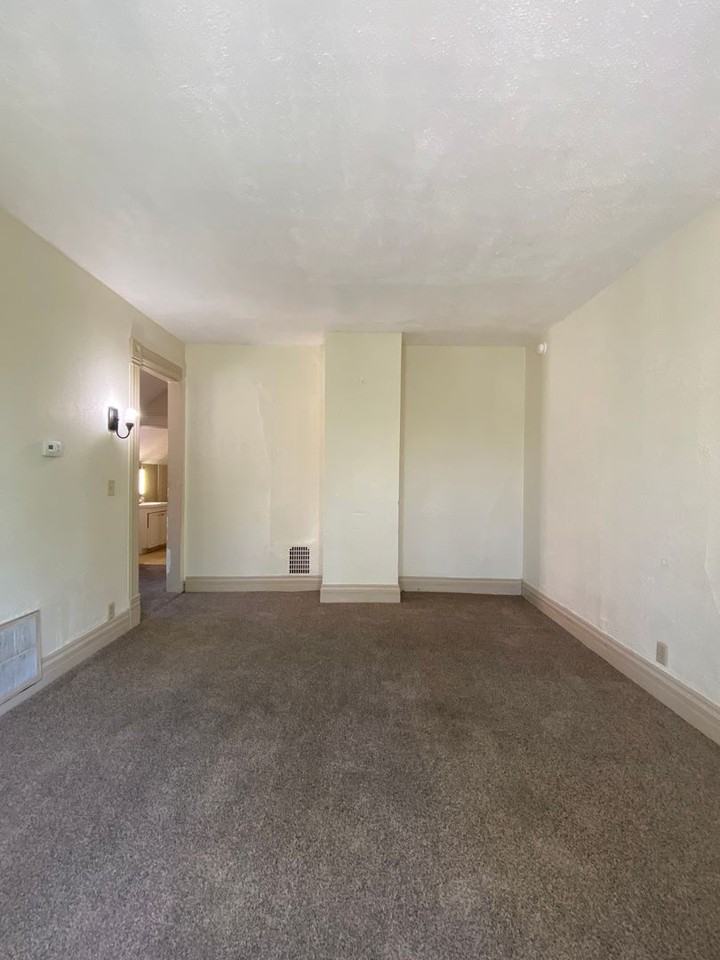 306 S 7th St - Photo 2 of 13