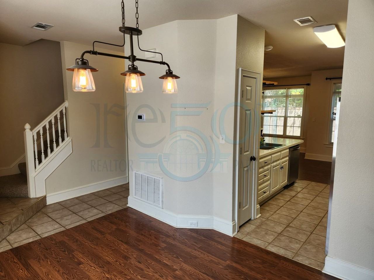 7104 Ohio St - Photo 6 of 33