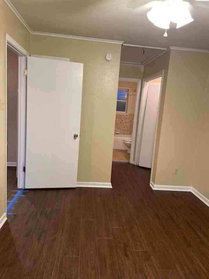 606 S Trenton St #4 - Photo 4 of 4