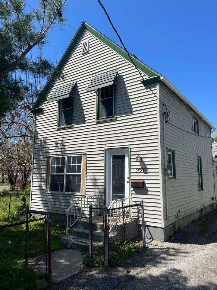 3796 W 31st St - Photo 2 of 50