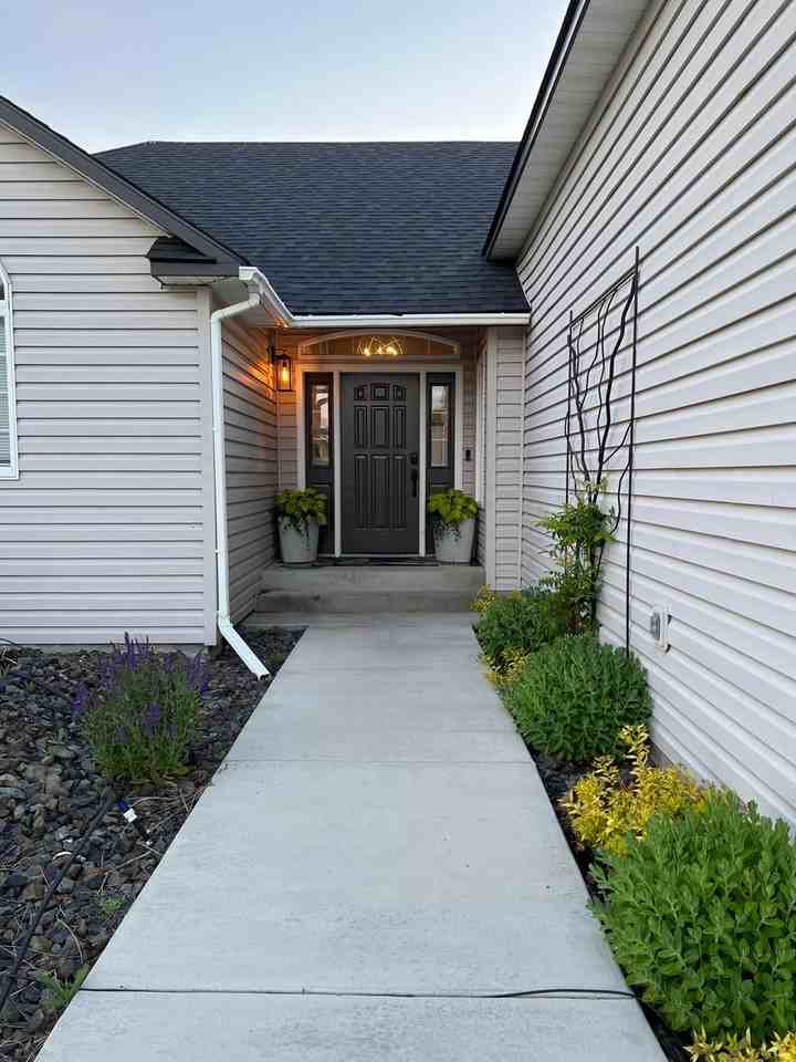 5268 Arron Pl Ne - Photo 2 of 12