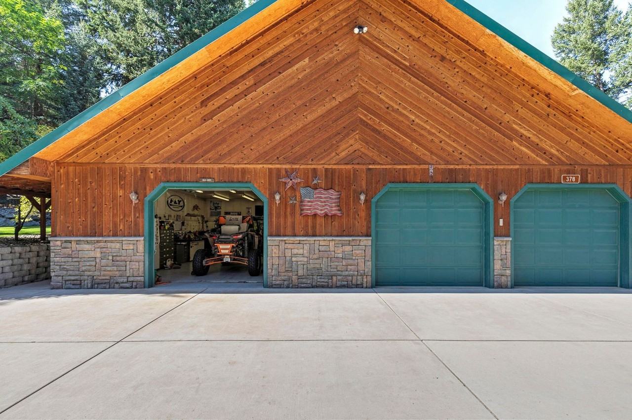 14570 Neil Dr - Photo 2 of 48