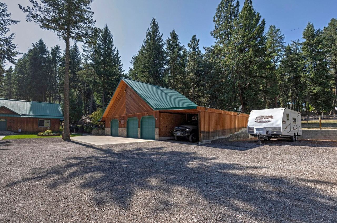 14570 Neil Dr - Photo 3 of 48