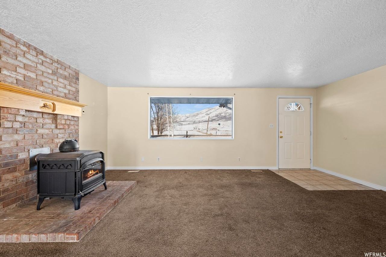 6005 E 1900 N - Photo 5 of 32