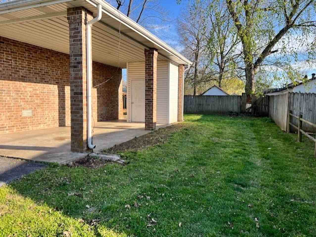 140 Stewart - Photo 2 of 32