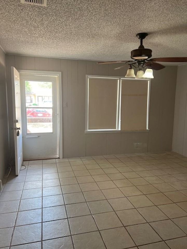 1901 Bel Air Dr - Photo 3 of 43