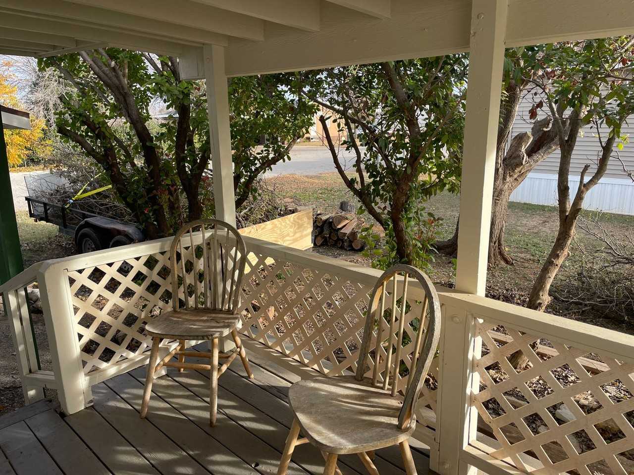 102 Mendy Ln - Photo 2 of 19