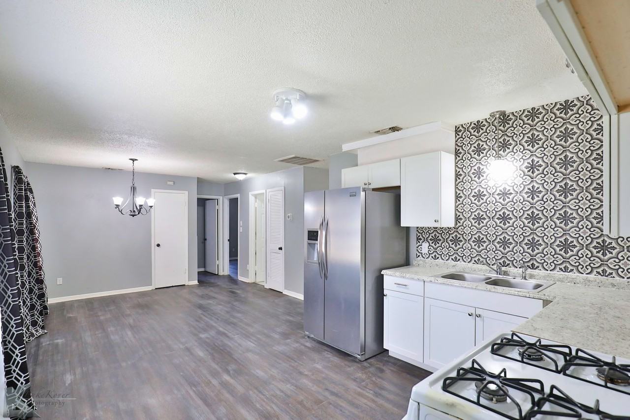 1801 Bel Air Dr - Photo 3 of 30