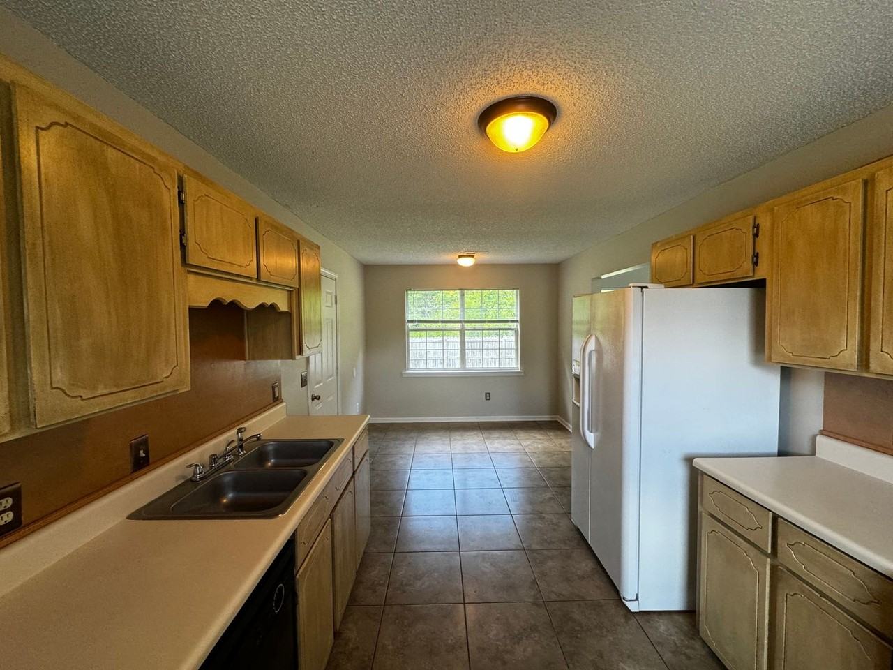 451 Sabreena Cir - Photo 3 of 13