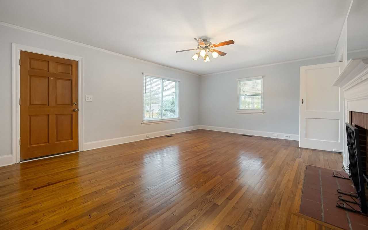 407 E Lavender Ave - Photo 3 of 20