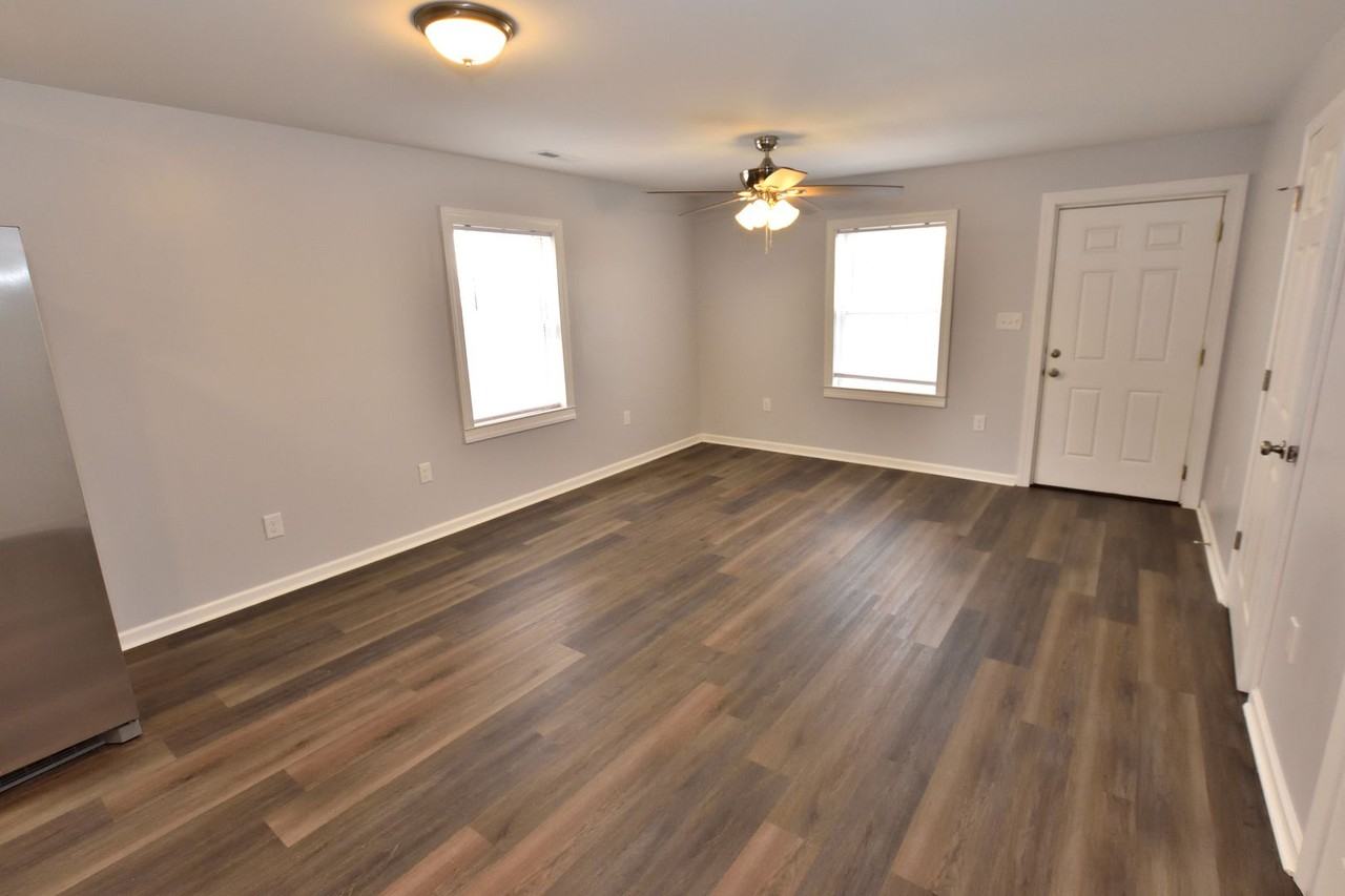 323 S Sally Jenkins St - Photo 3 of 12